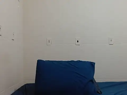 Snapshot of vaholiver chatting on 27, 2, 2025 vaholiver online show from 27, 2, 2025