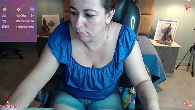 Barbiegomez online show from 6, 2, 2025