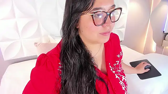 Dulce 26  online show from 12, 2, 2025