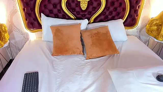 Dulce 26  online show from 14, 10, 2025