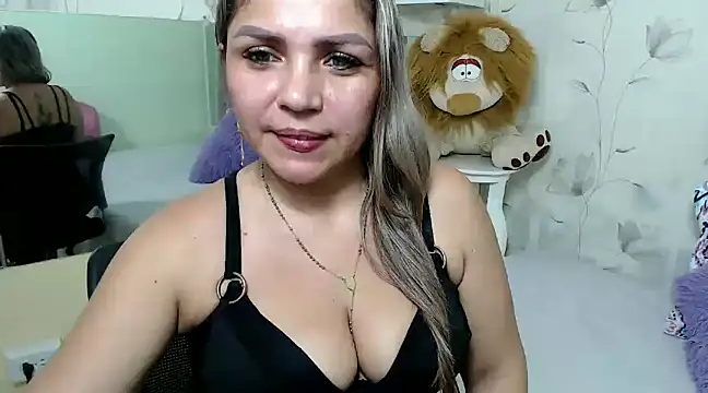 Snapshot of cum_bigass chatting on 8, 3, 2025 cum bigass online show from 8, 3, 2025