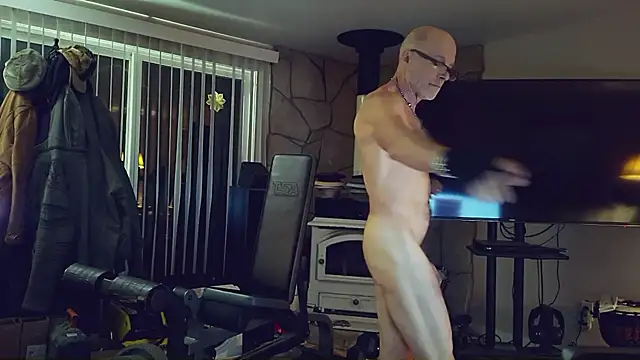 Snapshot of MoonDancer chatting on 1, 4, 2026 MoonDancer online show from 1, 4, 2026