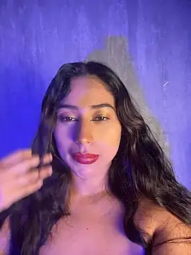 Snapshot of Valentinne_z chatting on 3, 2, 2026 Valentinne z online show from 3, 2, 2026