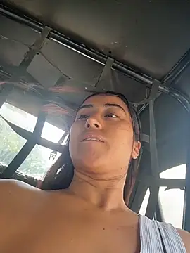 Snapshot of Valentinne_z chatting on 7, 2, 2026 Valentinne z online show from 7, 2, 2026