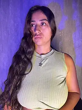 Snapshot of Valentinne_z chatting on 24, 2, 2026 Valentinne z online show from 24, 2, 2026