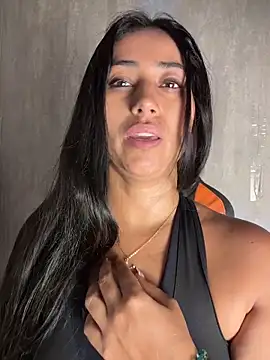 Snapshot of Valentinne_z chatting on 22, 3, 2026 Valentinne z online show from 22, 3, 2026