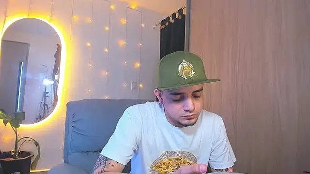 Snapshot of alejandro_calderon1 chatting on 28, 12, 2024 alejandro calderon1 online show from 28, 12, 2024
