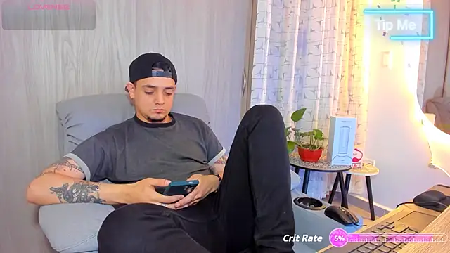 Snapshot of alejandro_calderon1 chatting on 20, 9, 2025 alejandro calderon1 online show from 20, 9, 2025