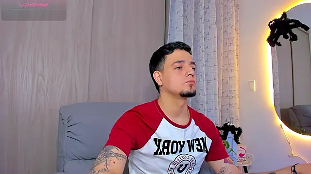 Snapshot of alejandro_calderon1 chatting on 14, 10, 2025 alejandro calderon1 online show from 14, 10, 2025