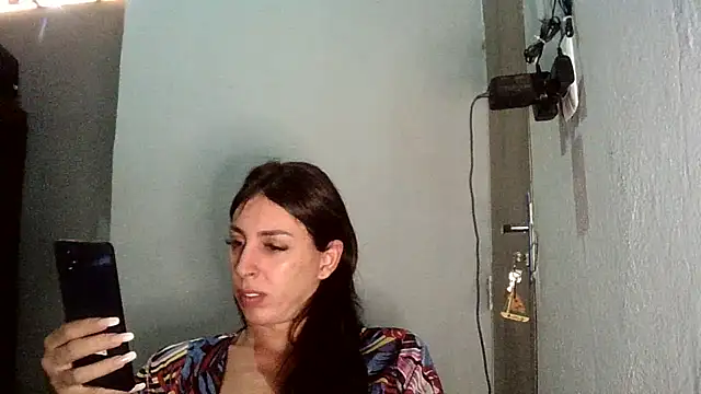 Snapshot of AlexiaDuucan chatting on 24, 10, 2025 AlexiaDuucan online show from 24, 10, 2025