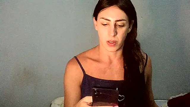 Snapshot of AlexiaDuucan chatting on 21, 11, 2025 AlexiaDuucan online show from 21, 11, 2025