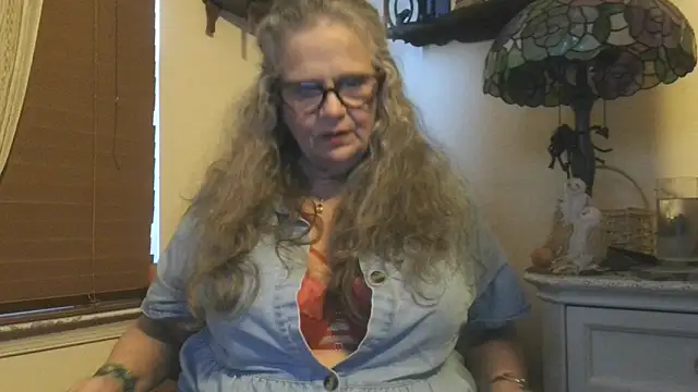 DestineeLoverGirl online show from 24, 10, 2025