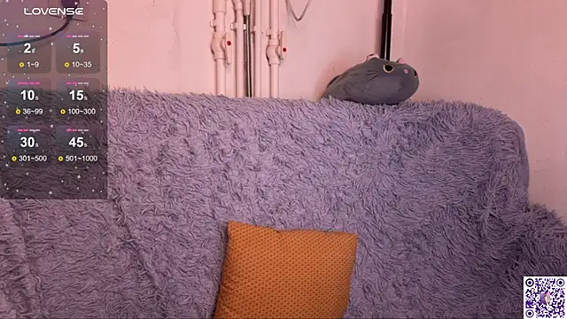 Chanel Gill online show from 28, 10, 2025