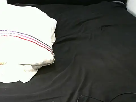 Snapshot of Sweettkendy chatting on 10, 9, 2025 Sweettkendy online show from 10, 9, 2025