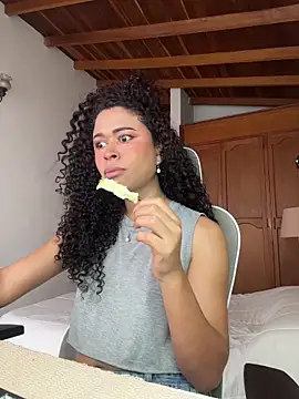 Snapshot of GabriSaenz chatting on 1, 4, 2026 GabriSaenz online show from 1, 4, 2026