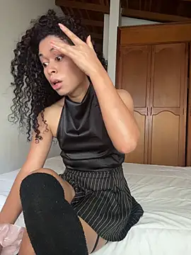 Snapshot of GabriSaenz chatting on 4, 4, 2026 GabriSaenz online show from 4, 4, 2026