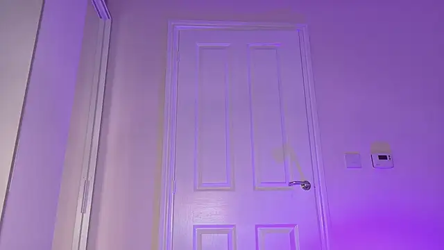 Tinkerbell822 online show from 18, 1, 2026