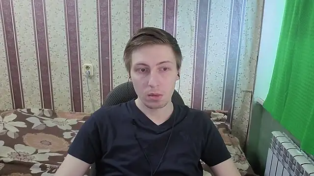 Snapshot of darienlarge chatting on 18, 4, 2026 darienlarge online show from 18, 4, 2026