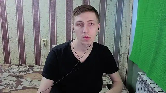 Snapshot of darienlarge chatting on 12, 6, 2026 darienlarge online show from 12, 6, 2026