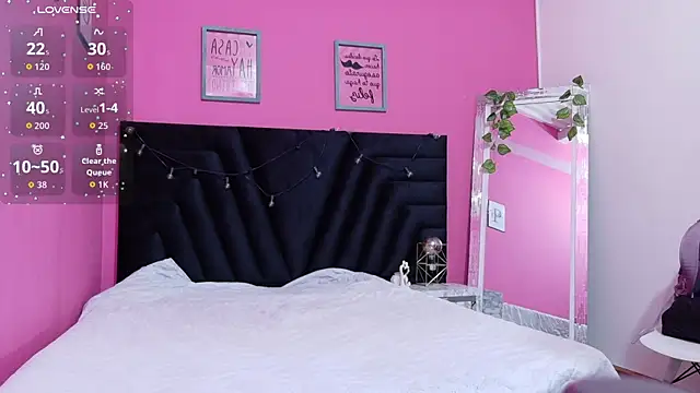 skinnyandcute online show from 12, 9, 2025