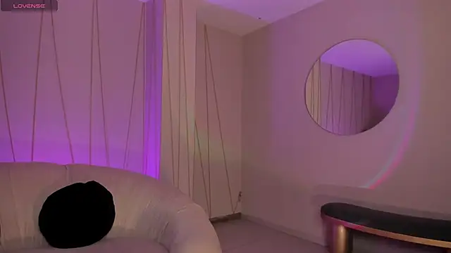 ErikaBenz  online show from 24, 10, 2025