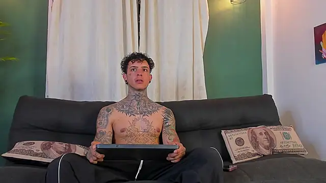 Snapshot of Aron_ford chatting on 13, 3, 2026 Aron ford online show from 13, 3, 2026