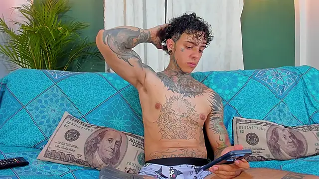 Snapshot of Aron_ford chatting on 16, 4, 2026 Aron ford online show from 16, 4, 2026