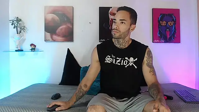 Snapshot of SophieFoxx17 chatting on 2, 12, 2025 SophieFoxx17 online show from 2, 12, 2025