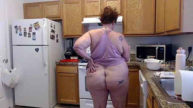 Snapshot of plusizebigbooty chatting on 9, 3, 2025 plusizebigbooty online show from 9, 3, 2025