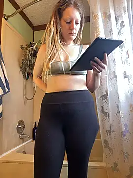 Snapshot of xomikaylaxo chatting on 19, 11, 2025 xomikaylaxo online show from 19, 11, 2025