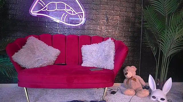 ScarlettQuate online show from 8, 1, 2025