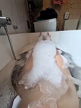 Snapshot of toeloverlive chatting on 23, 9, 2025 toeloverlive online show from 23, 9, 2025