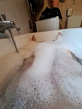 Snapshot of toeloverlive chatting on 6, 10, 2025 toeloverlive online show from 6, 10, 2025