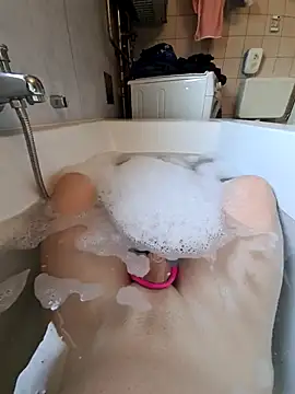 Snapshot of toeloverlive chatting on 20, 10, 2025 toeloverlive online show from 20, 10, 2025