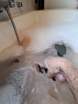 Snapshot of toeloverlive chatting on 21, 4, 2026 toeloverlive online show from 21, 4, 2026