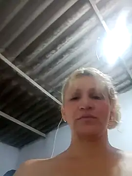 Snapshot of Nicolle_Milf chatting on 7, 3, 2025 Nicolle Milf online show from 7, 3, 2025