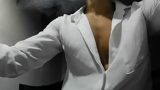 Snapshot of crazylatinguyy chatting on 29, 11, 2025 crazylatinguyy online show from 29, 11, 2025