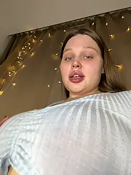 Snapshot of perfect_sweety_girl chatting on 16, 2, 2026 perfect sweety girl online show from 16, 2, 2026