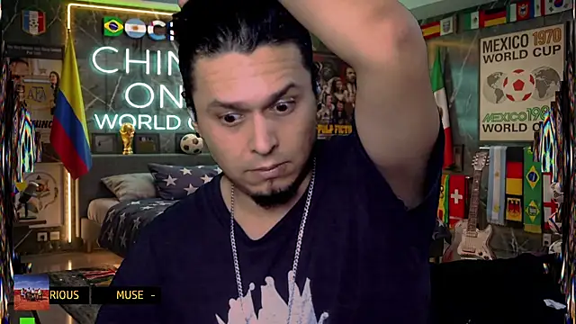 Snapshot of chino_roz chatting on 8, 7, 2026 chino roz online show from 8, 7, 2026