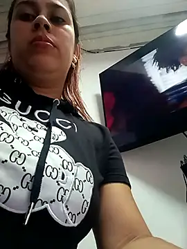 Latina sexy1 online show from 9, 10, 2025