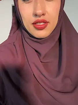 adila anich online show from 25, 11, 2025