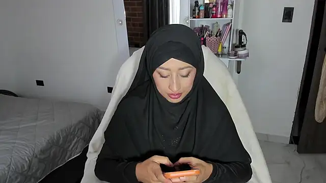 adila anich online show from 12, 2, 2026