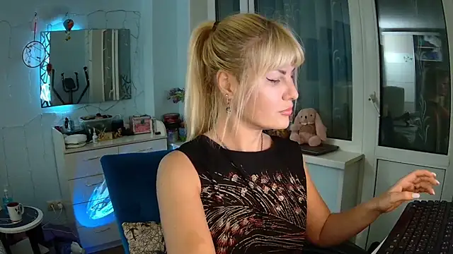 GlamSquirt online show from 11, 3, 2025