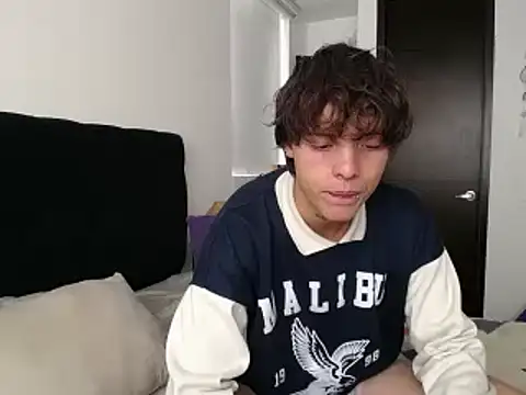 Santiago kiler online show from 3, 2, 2025