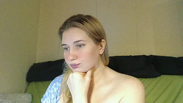 mmmPinUpGirl online show from 1, 2, 2026