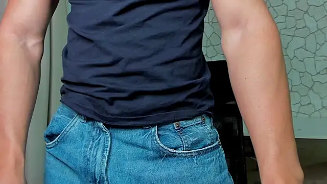 Snapshot of ClintMasters chatting on 14, 11, 2025 ClintMasters online show from 14, 11, 2025