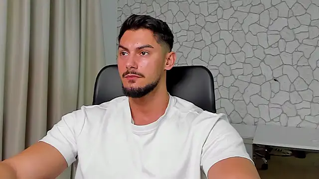 Snapshot of ClintMasters chatting on 28, 11, 2025 ClintMasters online show from 28, 11, 2025