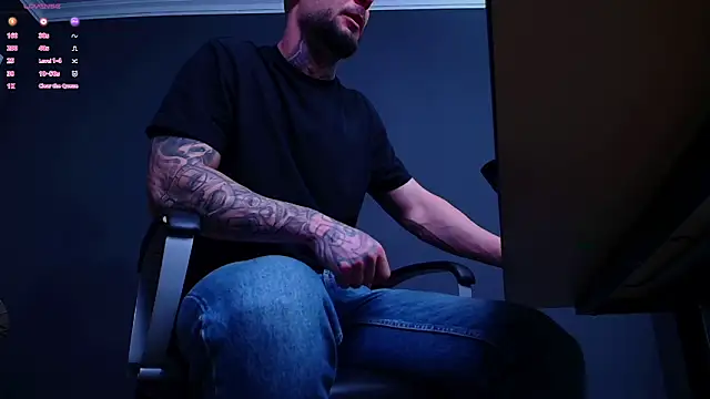 Snapshot of BrianHunts chatting on 30, 10, 2025 BrianHunts online show from 30, 10, 2025