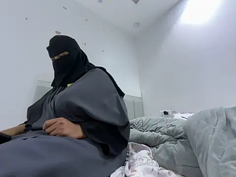 Snapshot of Submissive_Arab chatting on 12, 1, 2025 Submissive Arab online show from 12, 1, 2025