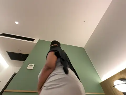 Snapshot of Submissive_Arab chatting on 5, 3, 2026 Submissive Arab online show from 5, 3, 2026